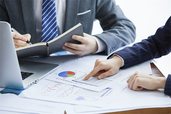 培養戰略領導力，推動企業戰略轉型和升級