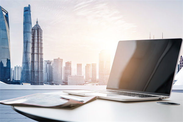 精心制定經(jīng)營策略，確保企業(yè)穩(wěn)健發(fā)展，實現(xiàn)長期盈利