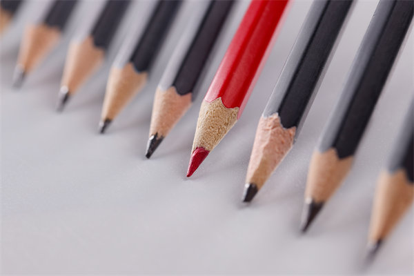 如何精準(zhǔn)定位市場(chǎng)，提升品牌差異化競(jìng)爭(zhēng)力？