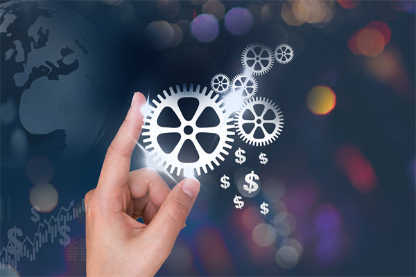 在薪酬體系設(shè)計時，應(yīng)如何考慮行業(yè)標(biāo)準(zhǔn)和市場變化？