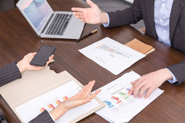 績效導(dǎo)向的預(yù)算管理：如何確保企業(yè)預(yù)算與KPI掛鉤？