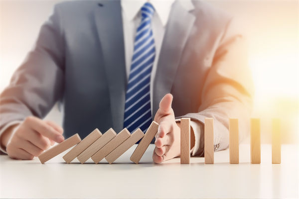 風險評估與應對：組織規劃中如何預見并減輕潛在問題？