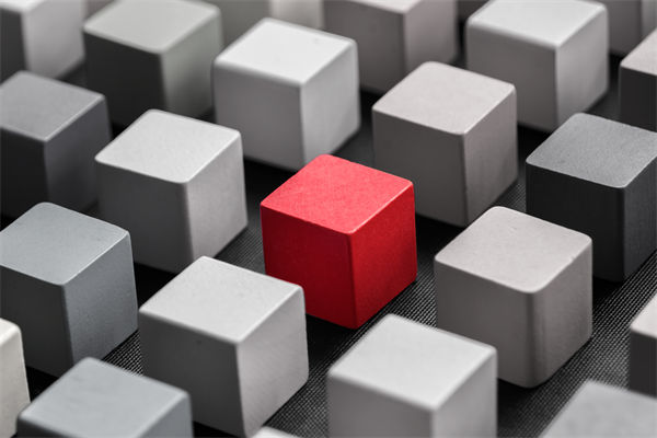 如何在競爭激烈的市場中保持品牌差異化優勢？