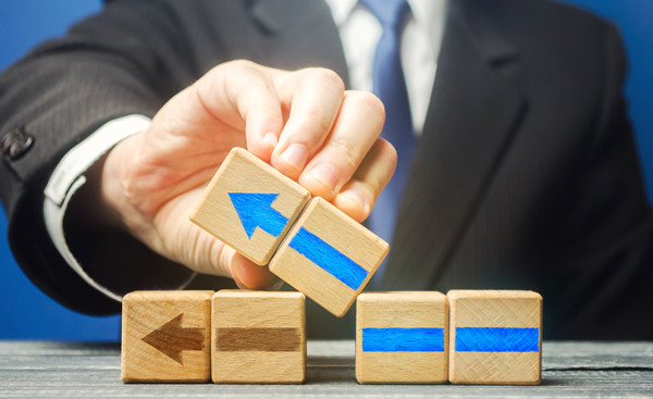 戰(zhàn)略迷茫，方向難尋，如何借戰(zhàn)略咨詢精準(zhǔn)定位企業(yè)航向？