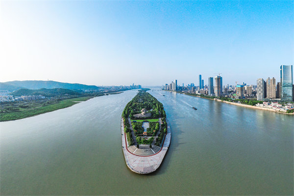 長沙戰(zhàn)略咨詢公司如何幫傳統(tǒng)企業(yè)突破發(fā)展瓶頸實(shí)現(xiàn)轉(zhuǎn)型？