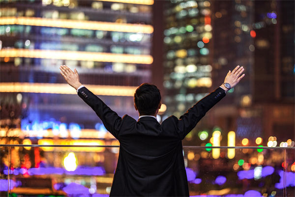 行業(yè)薪酬競爭激烈，企業(yè)怎樣優(yōu)化薪酬吸引頂尖人才？