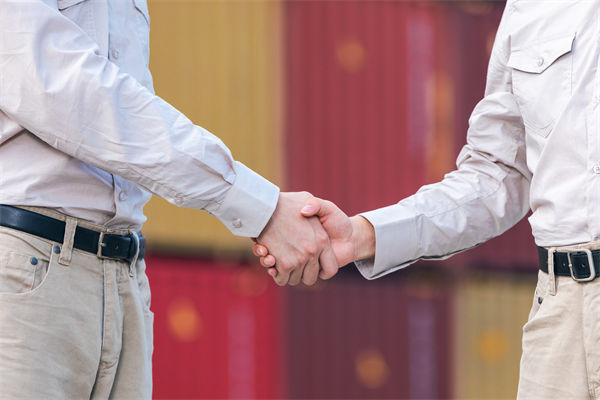 美線貨運訂艙就像“搶票”，制造業有什么看法？