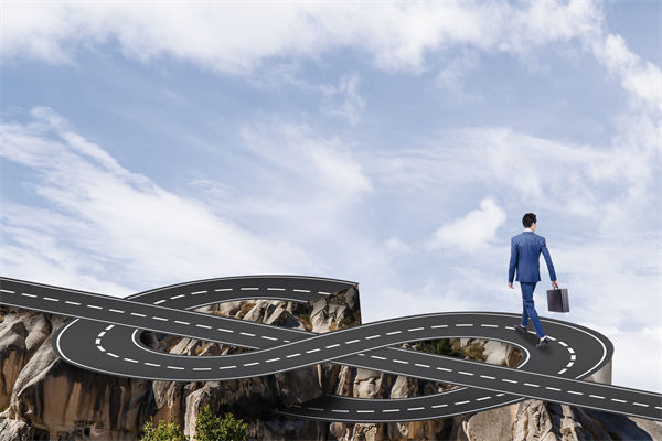 市場突變，現有戰略失效，怎么調整戰略規劃才能破局？