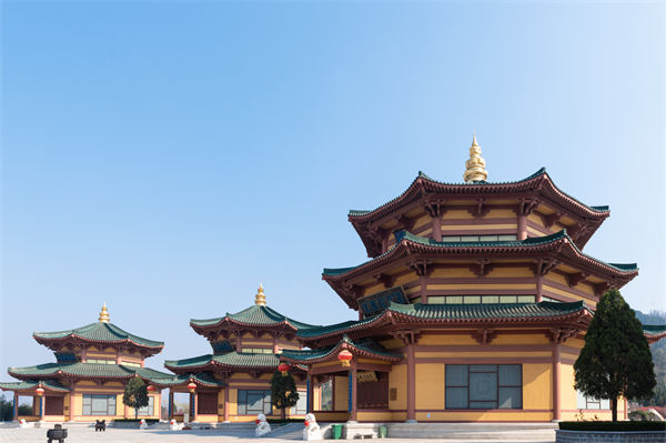 煙臺(tái)企業(yè)戰(zhàn)略模糊難落地？戰(zhàn)略咨詢公司如何精準(zhǔn)錨定增長(zhǎng)賽道？