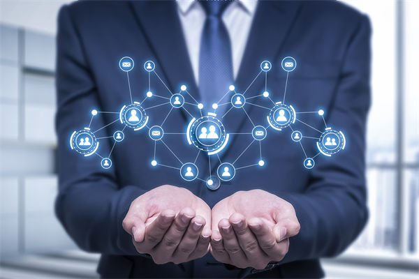 跨區域擴張時，集團管控如何防止管理效能稀釋？