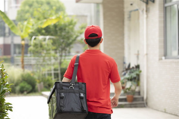 薪酬咨詢分析：公職人員兼職送外賣，紀委回應來了