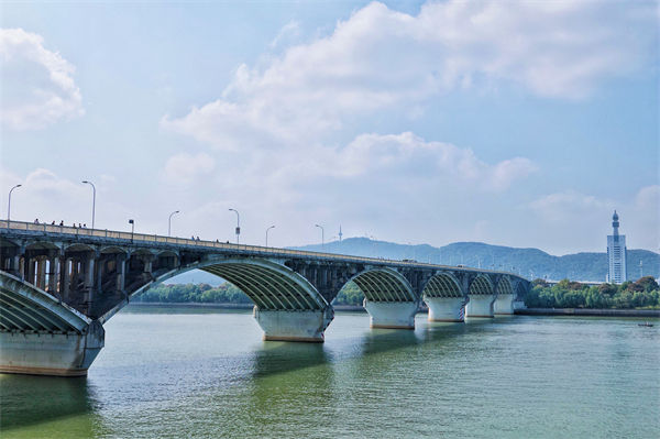 長沙湘江特大橋突發大火，組織規劃管理有何啟示？